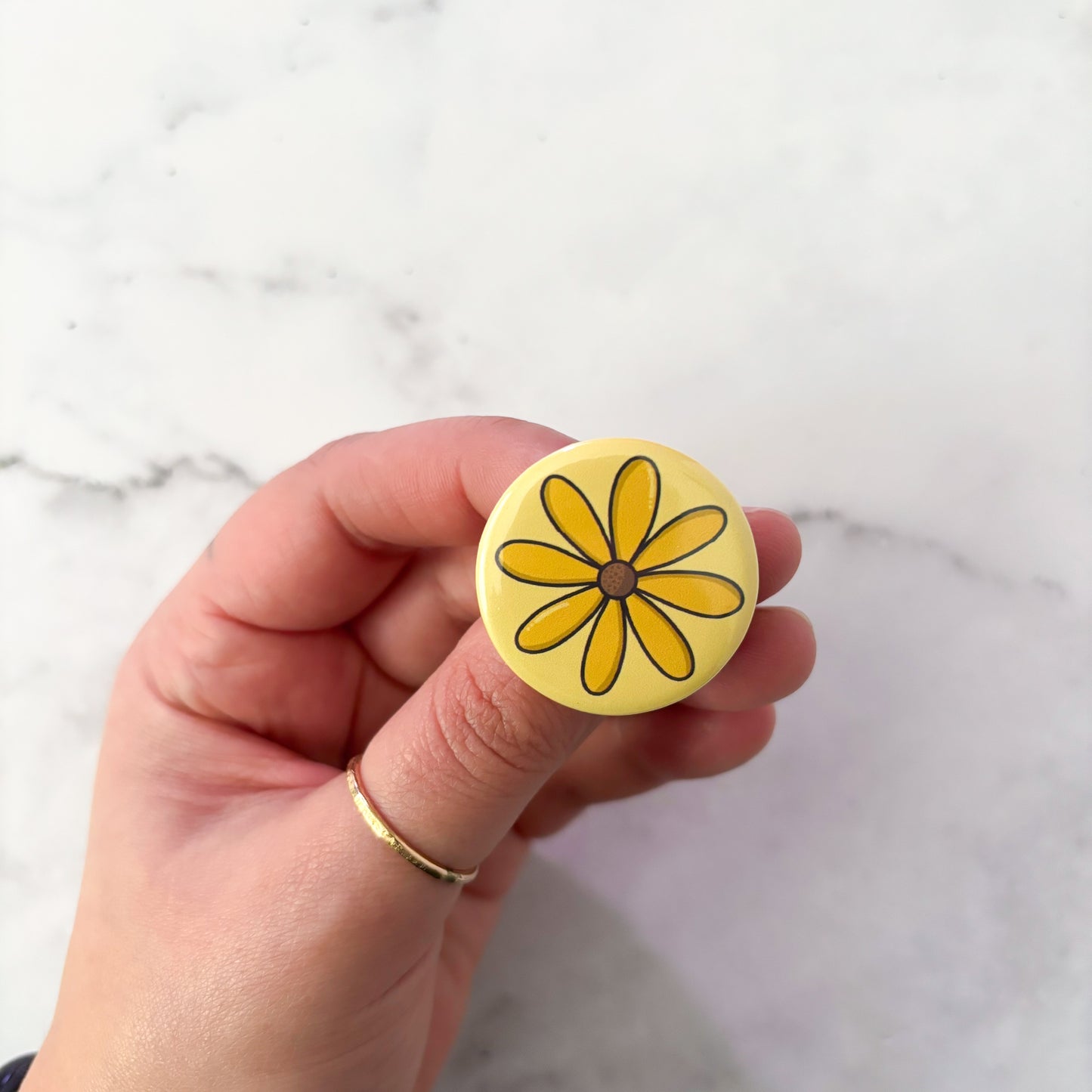 Black Eyed Susan Button / Badge (Buy 4 Get 1 FREE)